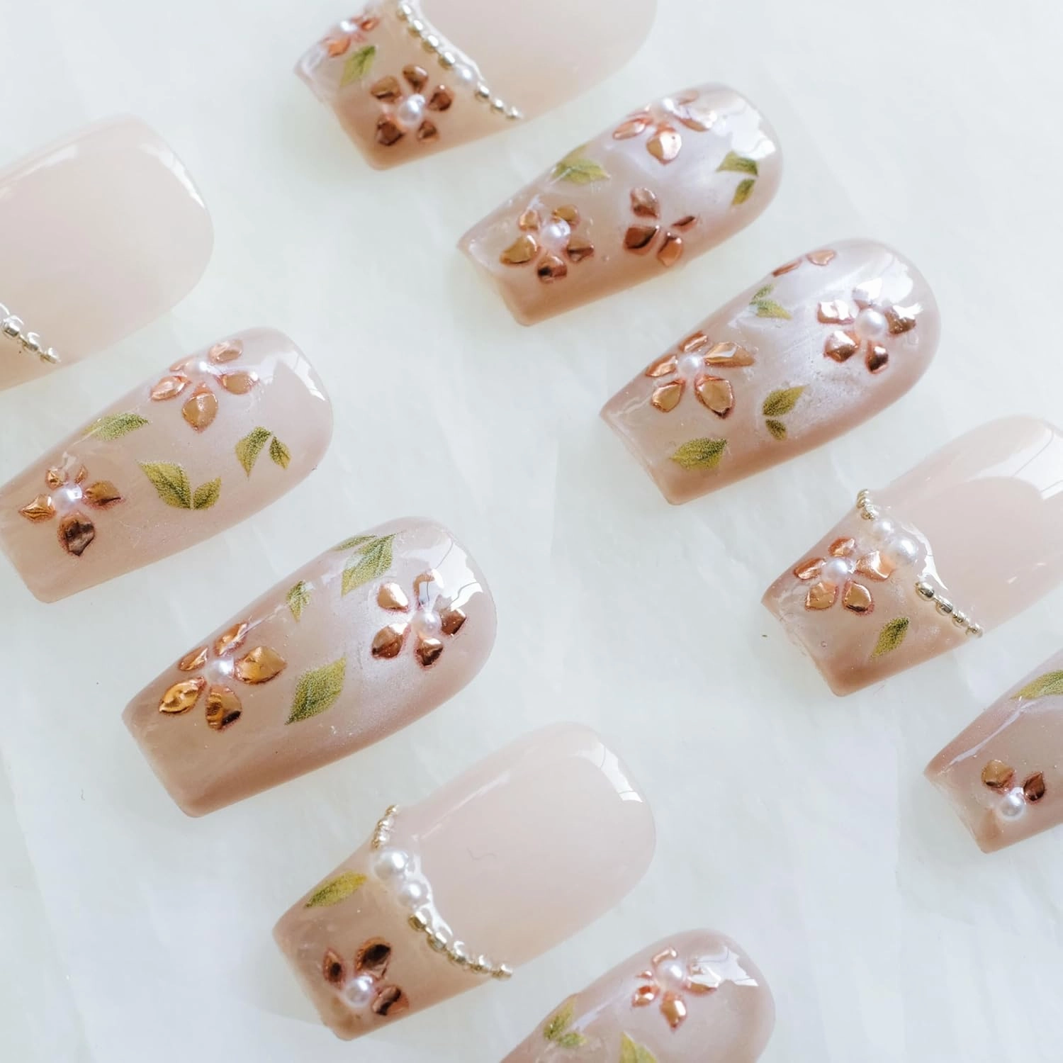 [GLORS] Medium Ballerina Press On Nails, Nude Pink with Rose Gold Foil and Pearl Accents, 10 Pieces (S,MB)