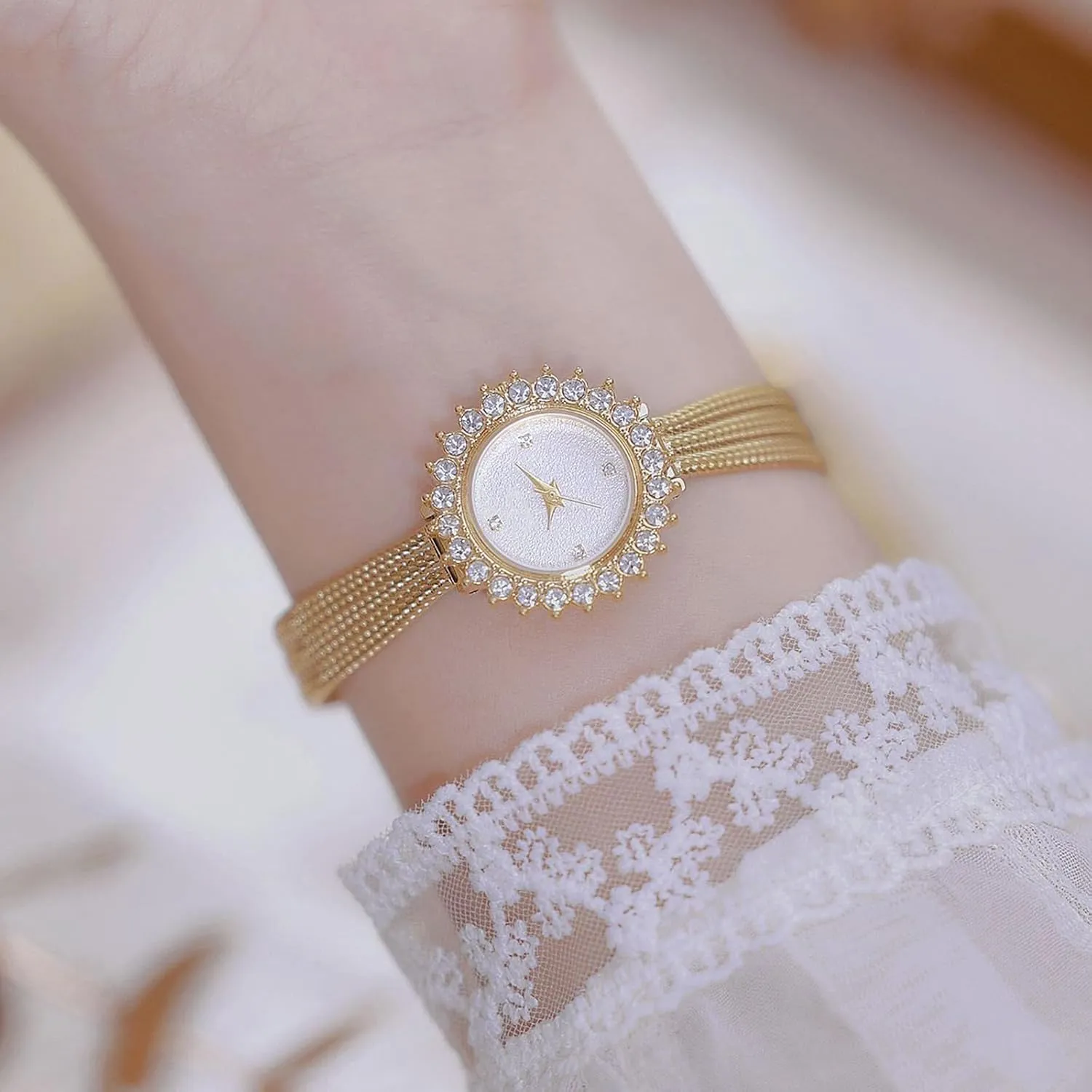 BESTKANG Elegant Women's Minimalist Quartz Watch with Stainless Steel Mesh Strap - Slim Dress Watch for Ladies