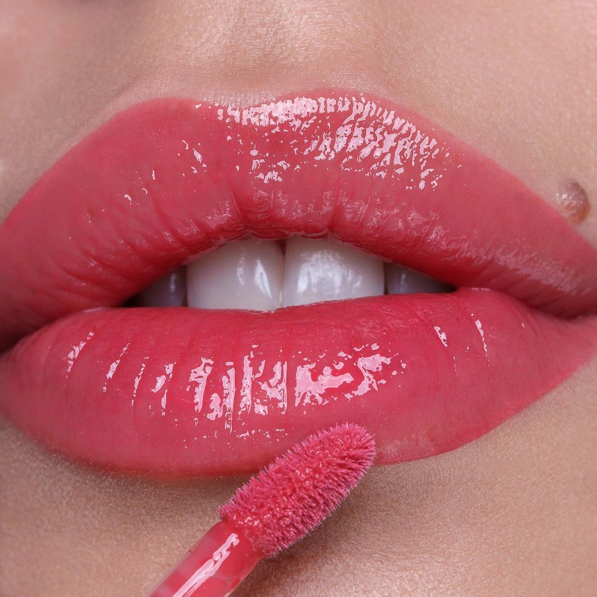 Better Than Fake Lips Volume Gloss