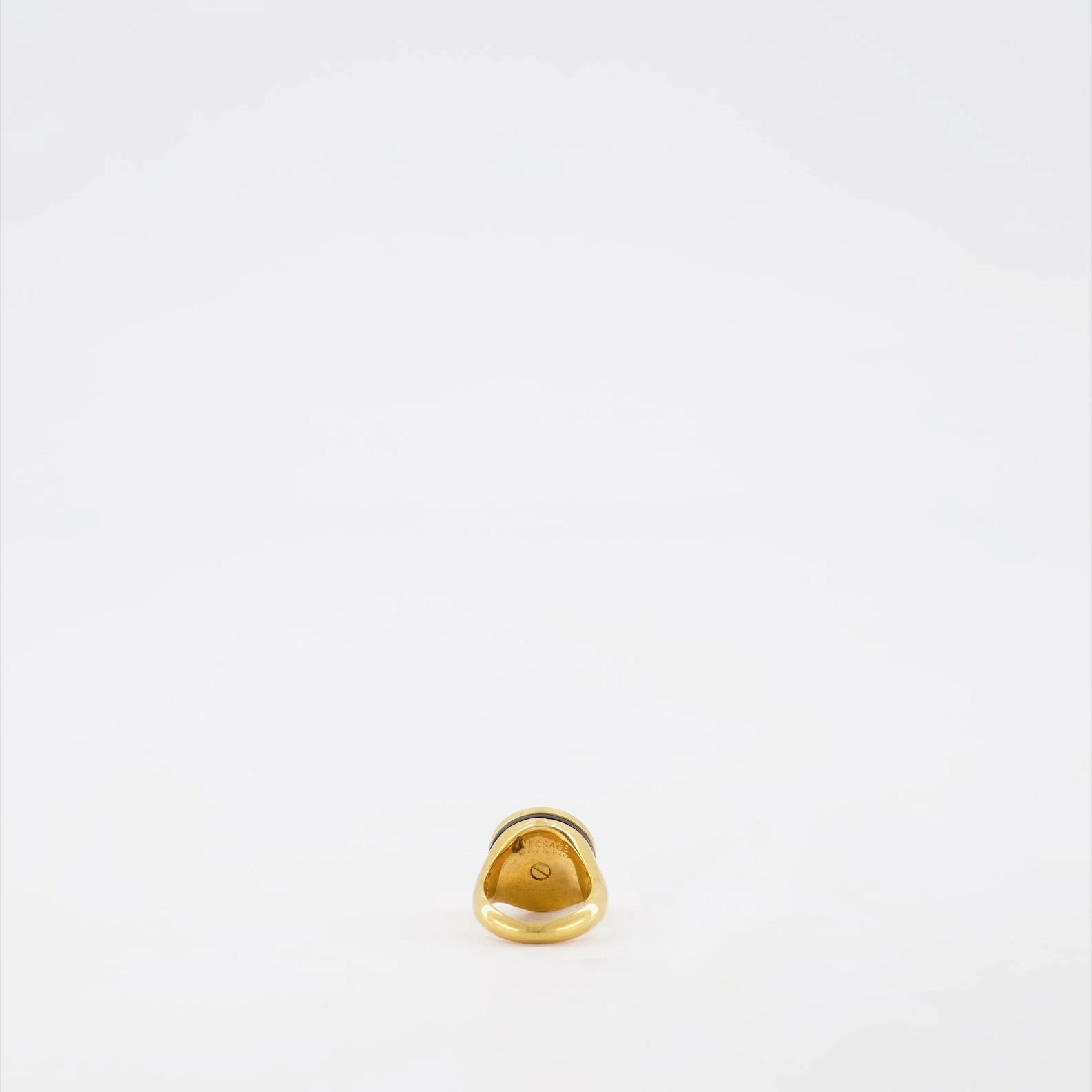 Black Mother-of-Pearl Medusa Ring