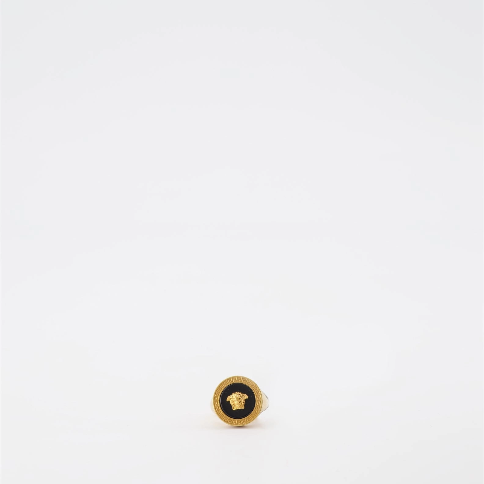 Black Mother-of-Pearl Medusa Ring