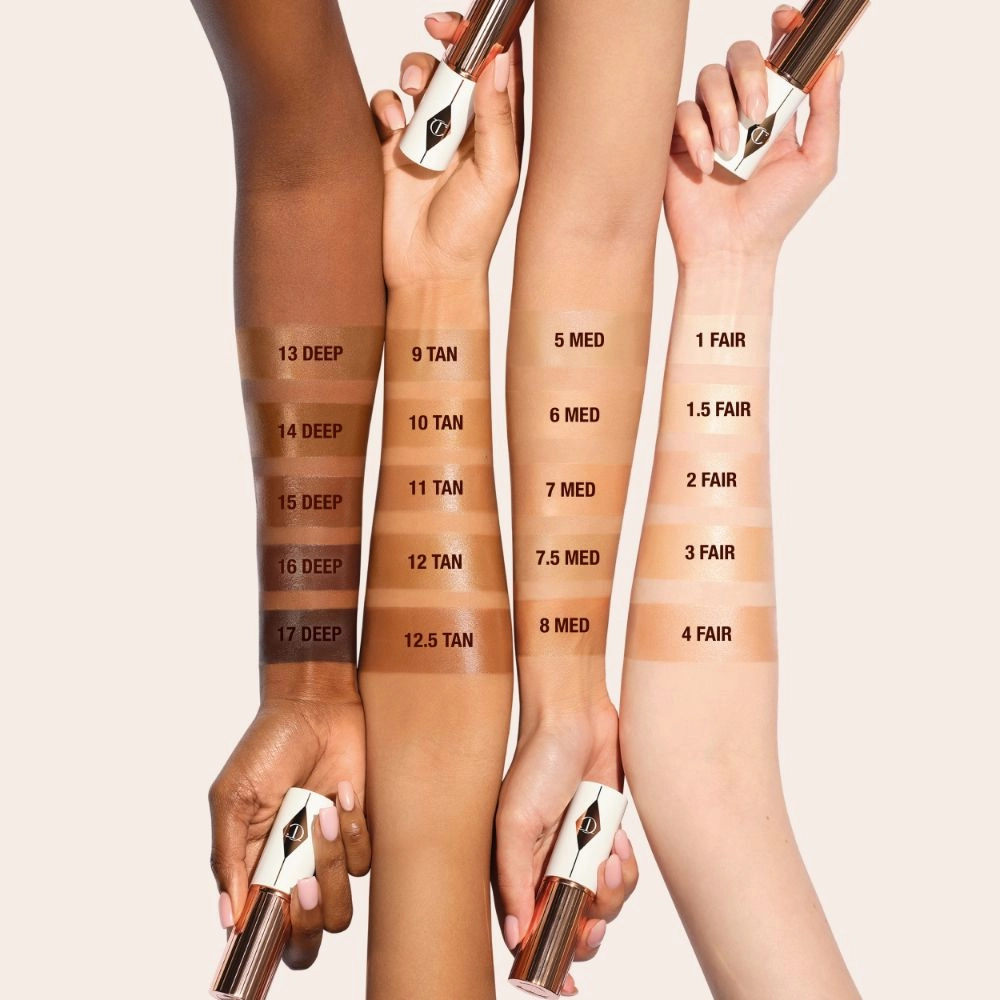 CHARLOTTE’S UNREAL BEAUTIFUL AIRBRUSHED SKIN KIT 8 MEDIUM   2 MEDIUM   7 MEDIUM