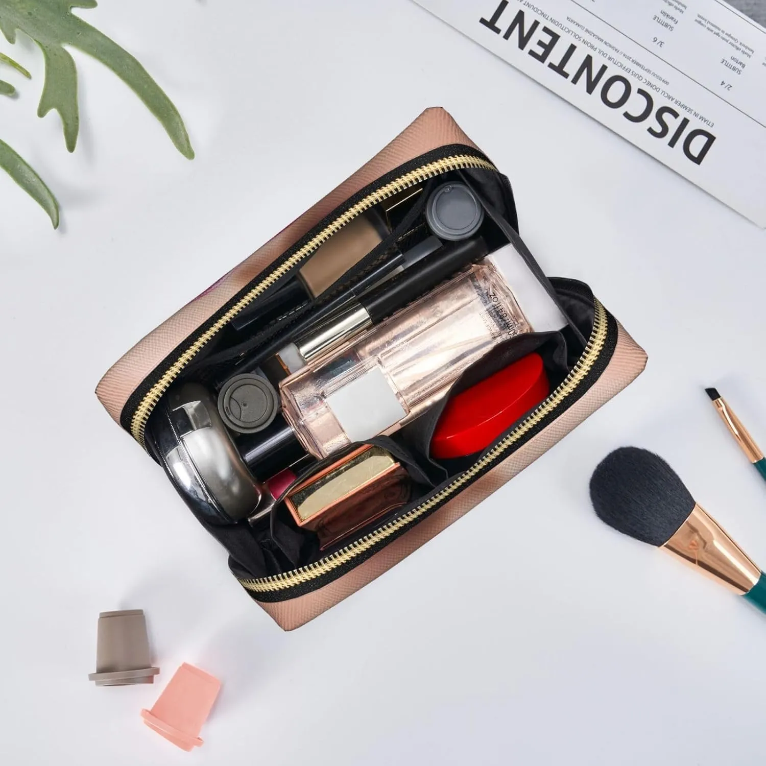 Colorful Woman Lip Printed Small Makeup Bag,Travel Cosmetic Bag Purse with Zipper,Water-resistant Makeup Organizer Bag for Women