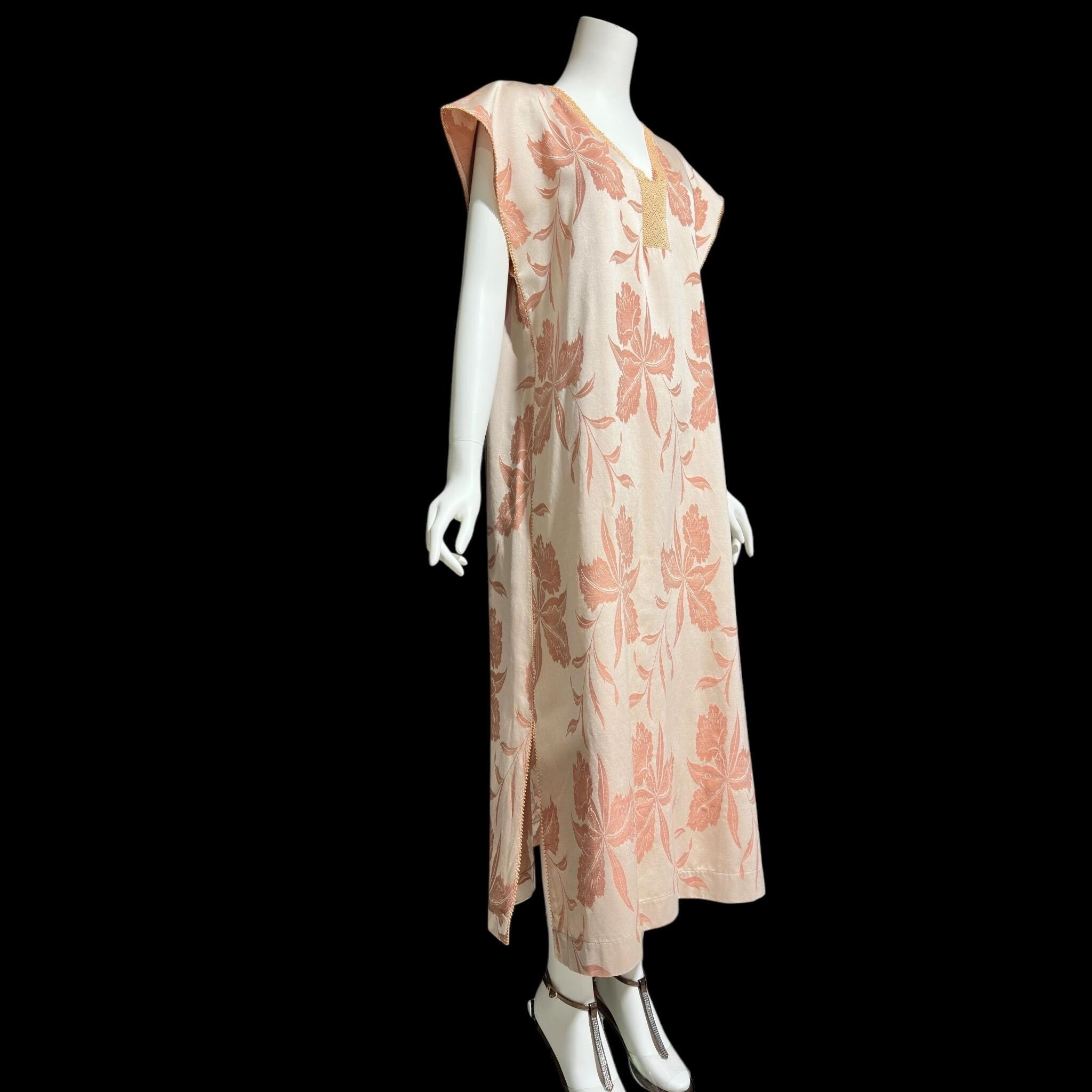 FERNANDO SANCHEZ, vintage 1970s caftan dress, peach brushed cotton Orchid print Kaftan House Dress