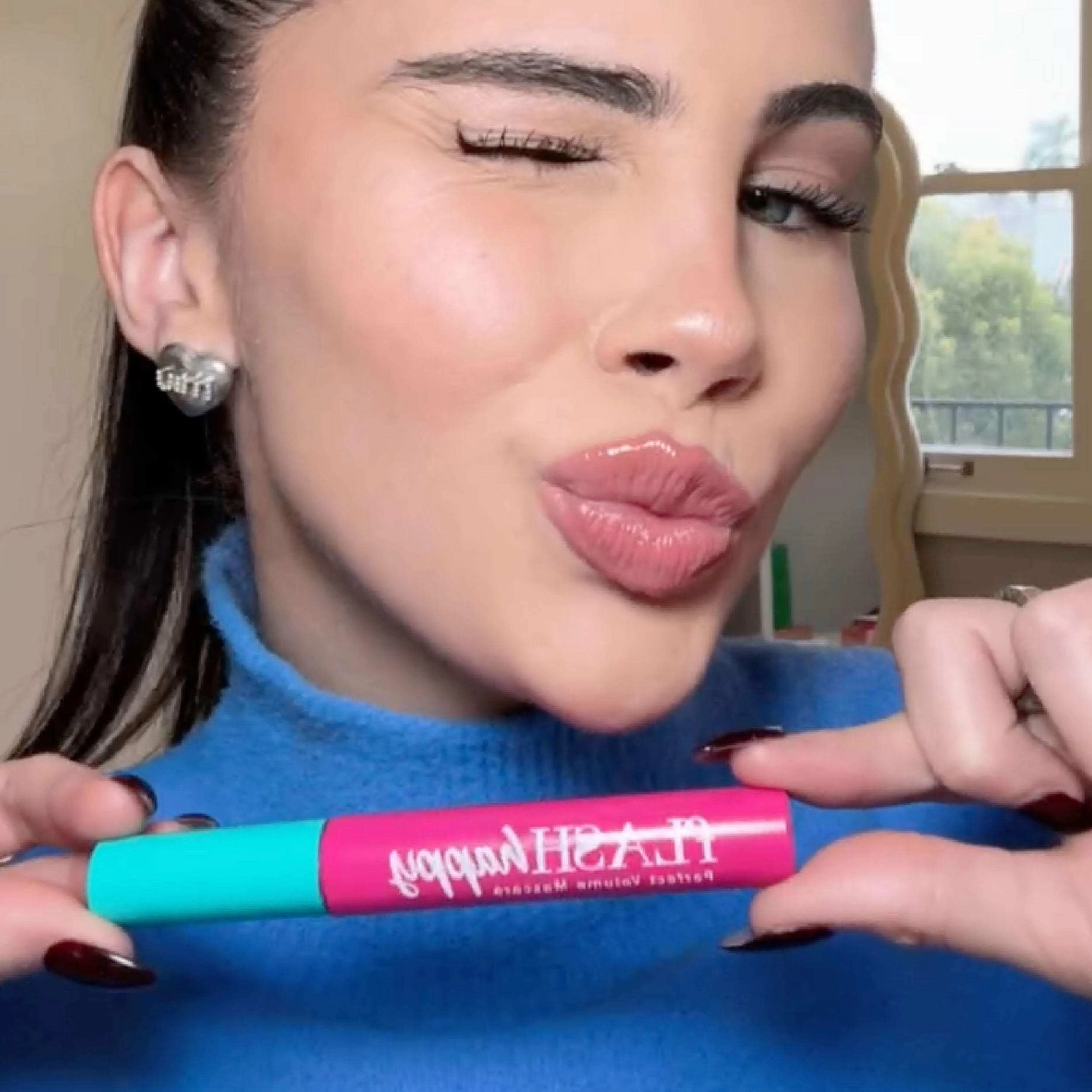 fLASH HAPPY PERFECT VOLUME MASCARA