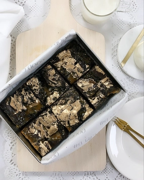 Gooey Bea - Salted Caramel Brownies