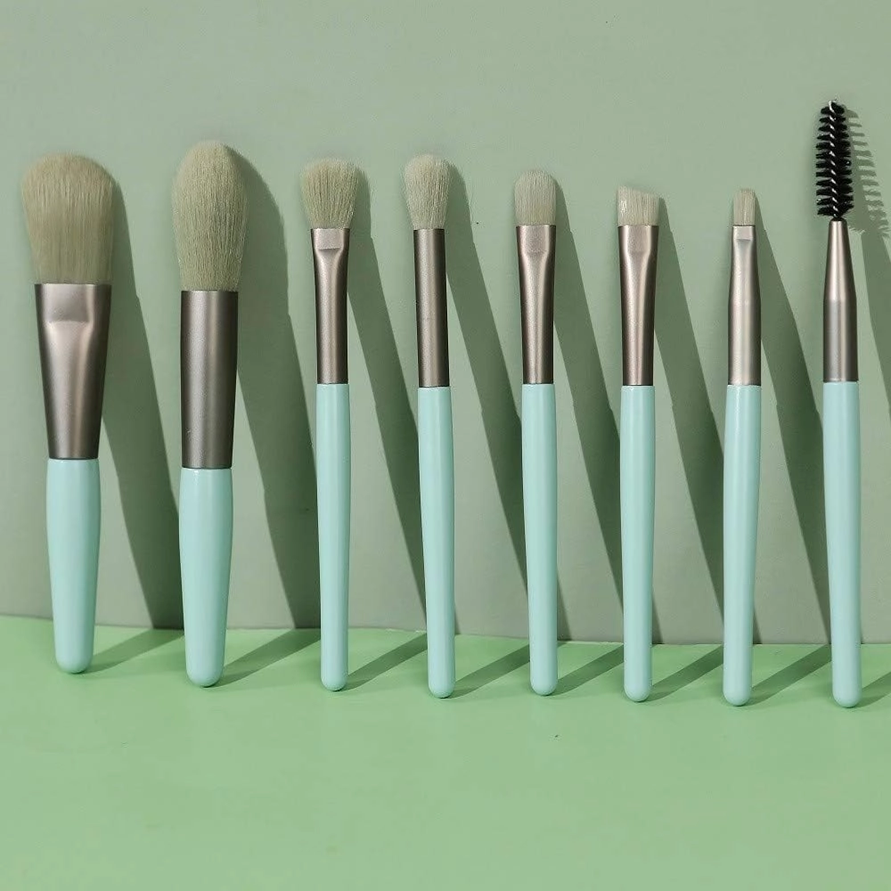 Makeup Brush Set of with Wooden Set Brushes Soft Brush Handle 8 Full Brush Battery Operated Makeup Brush(Green)