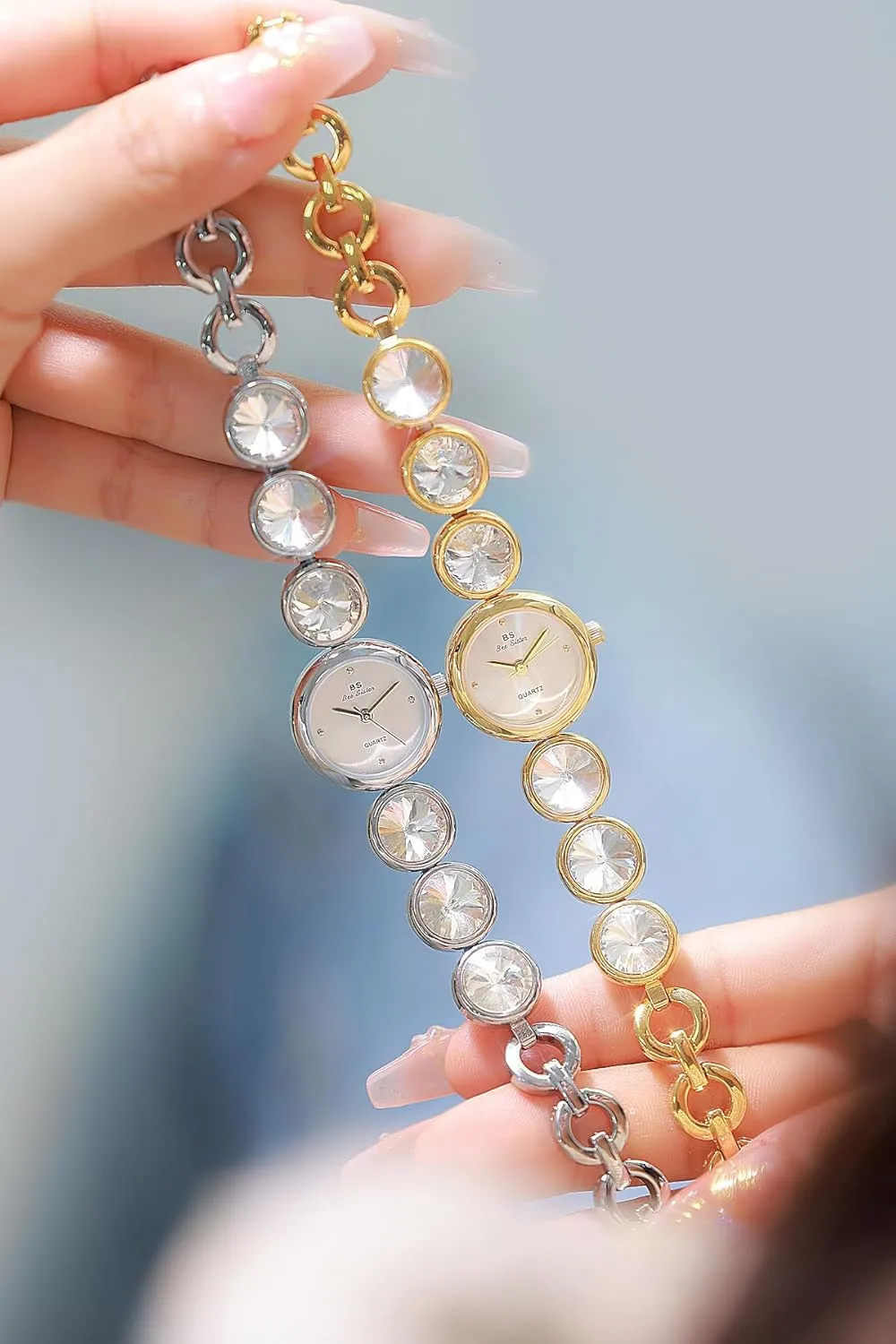 MASTOP Vintage Women's Fashion Elegant Bracelet Watch Gold Dainty Quartz Watch with Shimmering Diamonds Luxury Dress Watches for Women Waterproof Round Dial Gold Watch