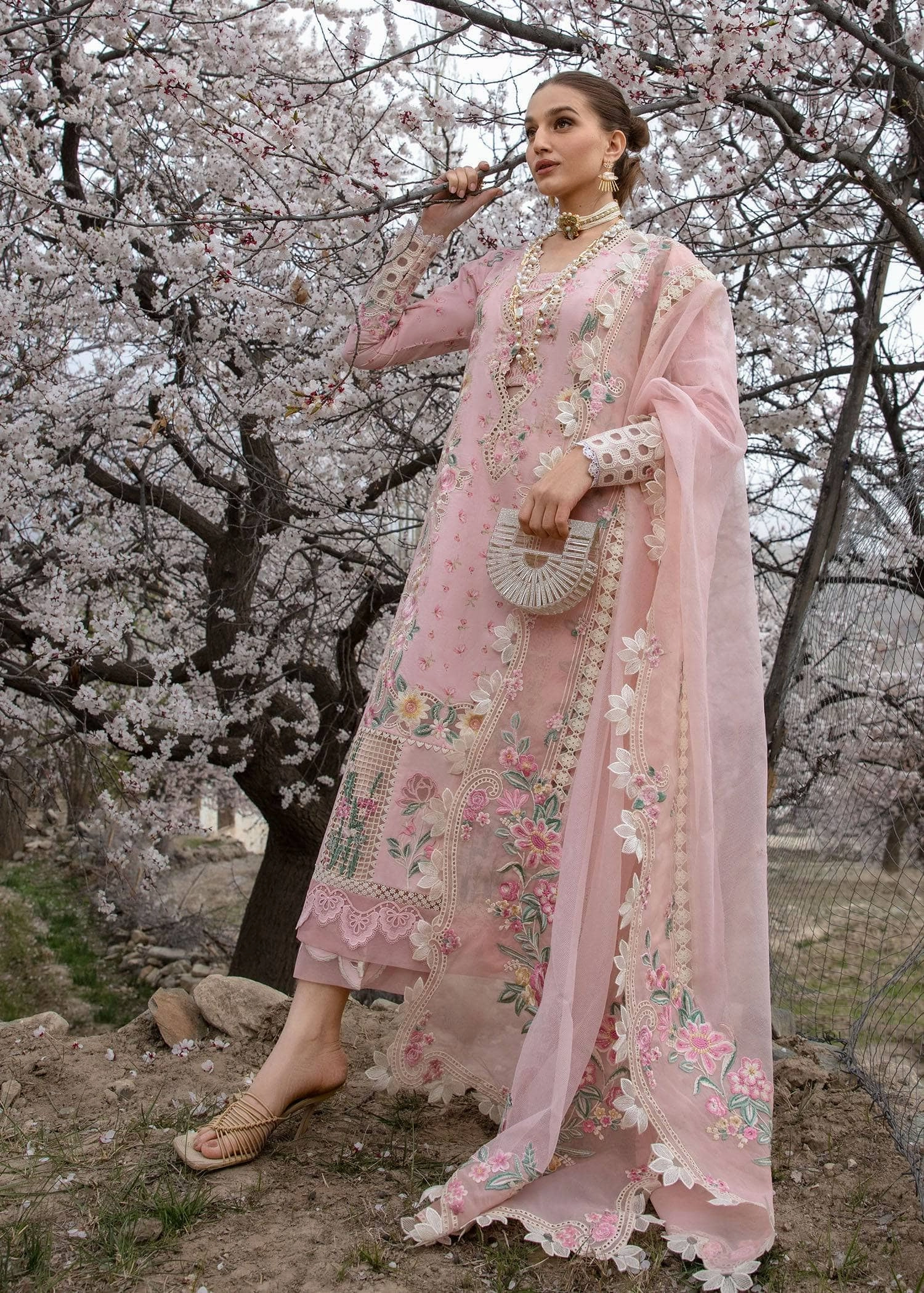 Restocked/Crimson Luxury Lawn 24/Believe In Her /5B/Blush Pink