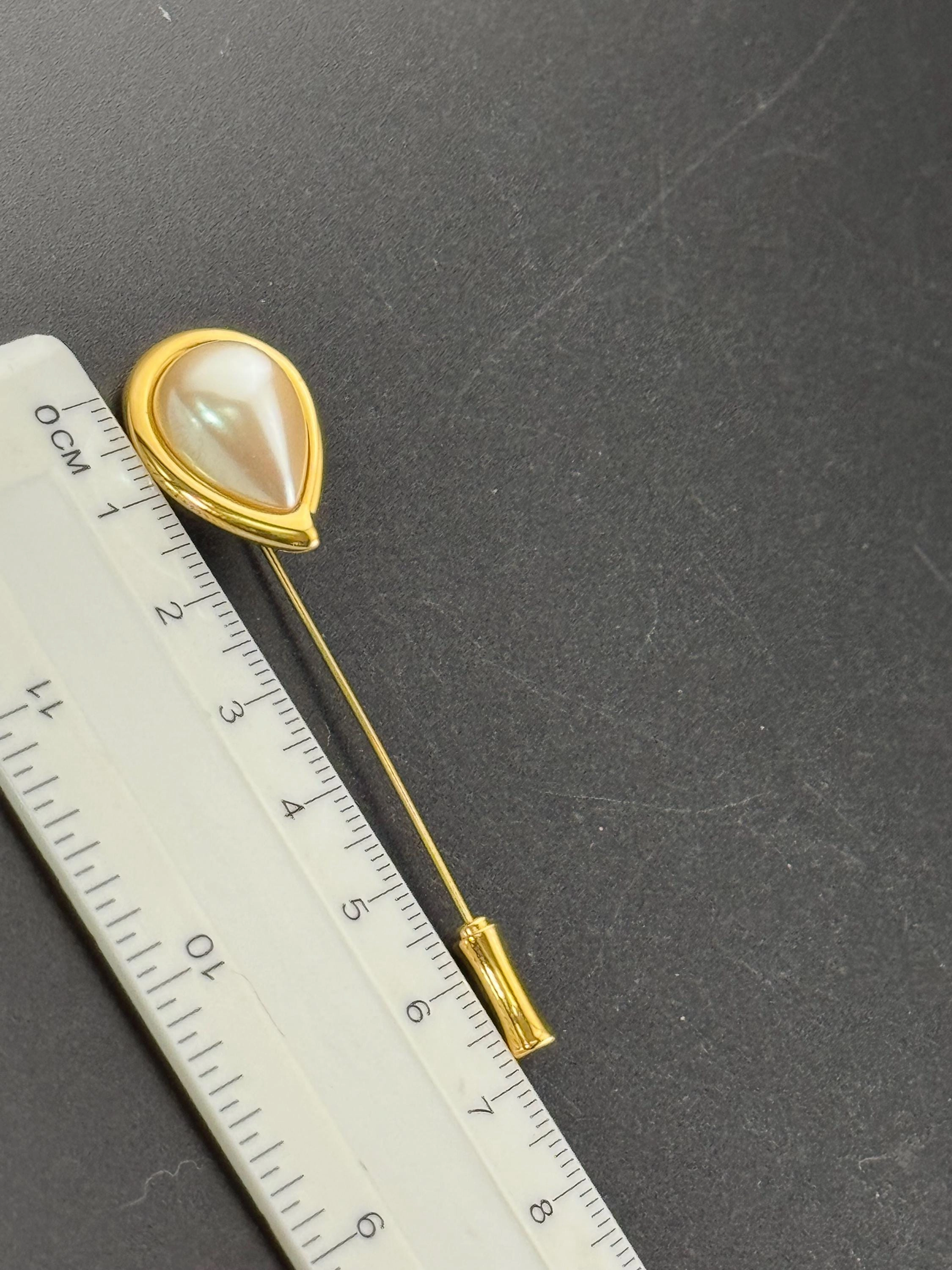 Signed Monet vintage Ladies teardrop faux pearl Stick Pin, lapel brooch