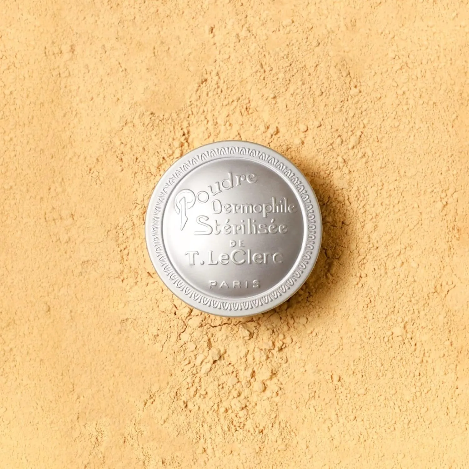 T. LeClerc Loose Facial Powder - Face Makeup Setting Powder Longwear, Blendable Mineral Minimizes Pores & Perfects Skin Tones Blurs Fine Lines Foundation, Concealer, Smoothes, Mattifies (Banane)