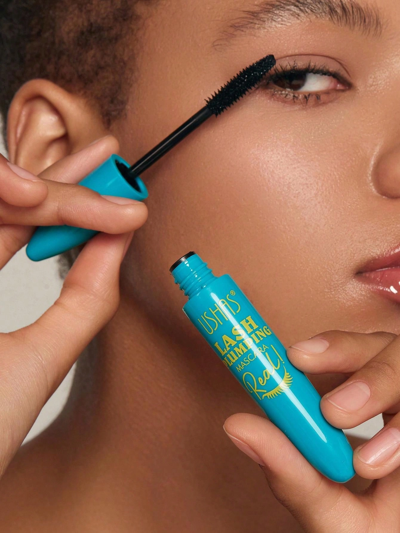 Ushas Big Lash Mascara: Extreme Black - Waterproof & Smudge-Proof, 24-Hour Wear